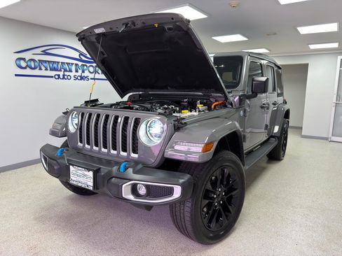 Used 2023 Jeep Wrangler Sahara AWD/4WD image 34
