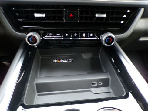 New 2026 Chevrolet Suburban Premier AWD/4WD image 30