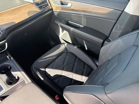 New 2026 Volkswagen Atlas SE FWD image 27