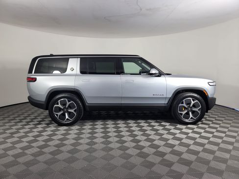 Used 2024 Rivian R1S Adventure AWD/4WD image 6