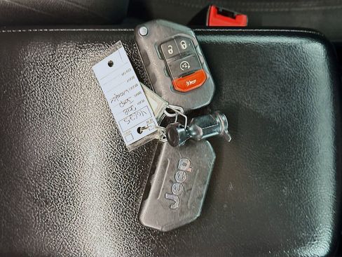 Used 2018 Jeep Wrangler Unlimited Sport S image 34