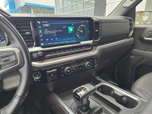 Used 2022 Chevrolet Silverado 1500 LTZ image 30