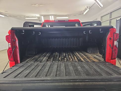 Used 2023 Chevrolet Silverado 1500 LT AWD/4WD image 15