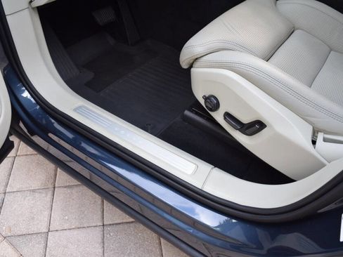 Used 2018 Volvo XC60 T5 Inscription w/ Luxury Seat Package image 41