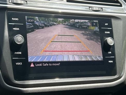 Used 2024 Volkswagen Tiguan SE R-Line FWD image 31