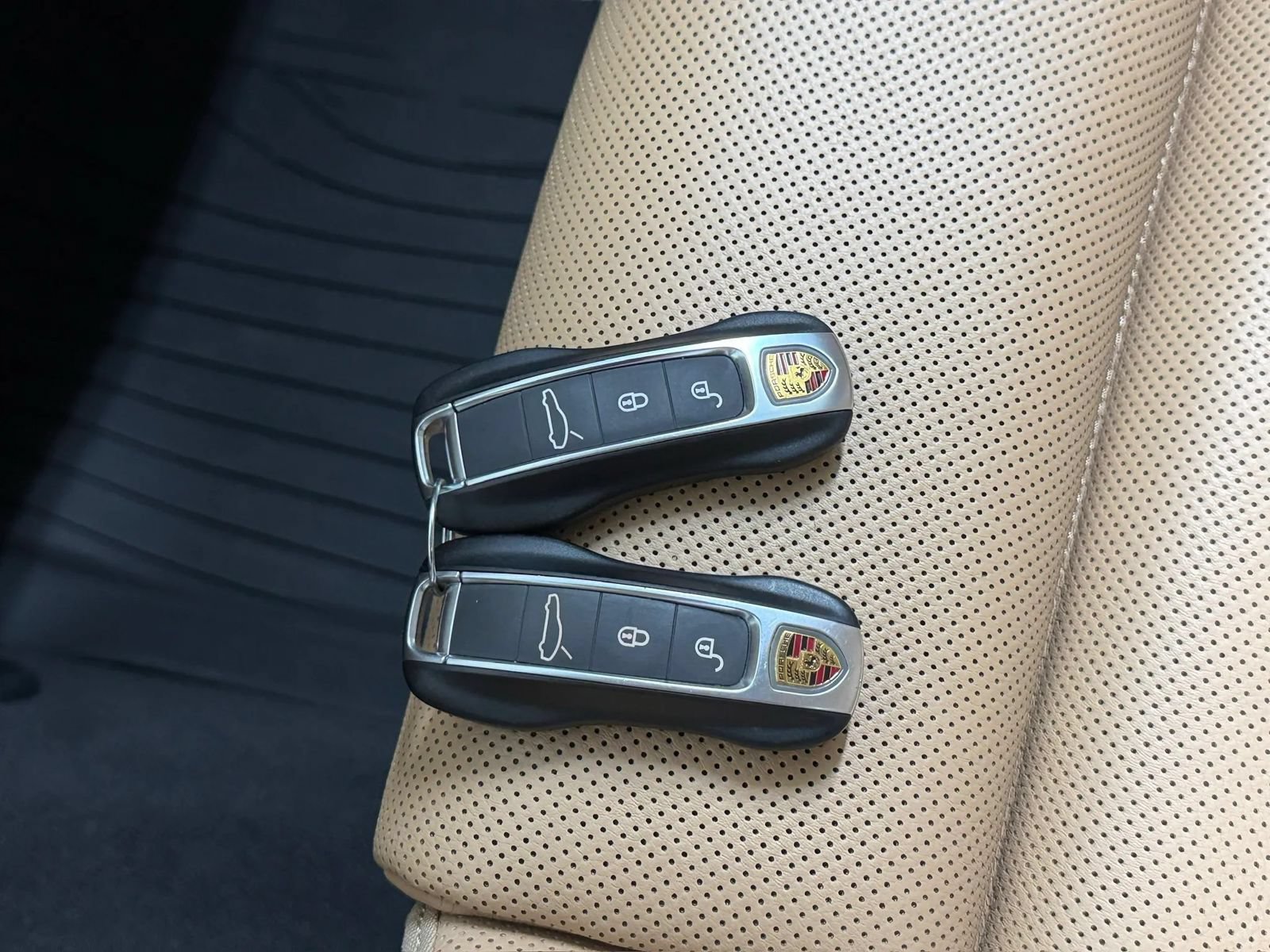 Used 2018 Porsche Panamera RWD image 29