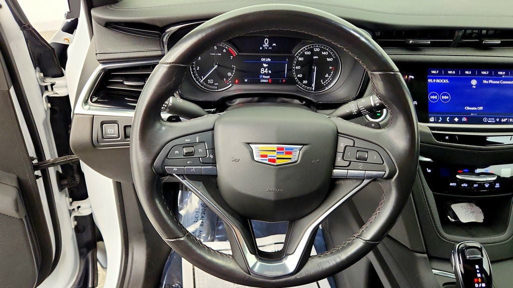 Used 2024 Cadillac XT6 Luxury FWD image 14
