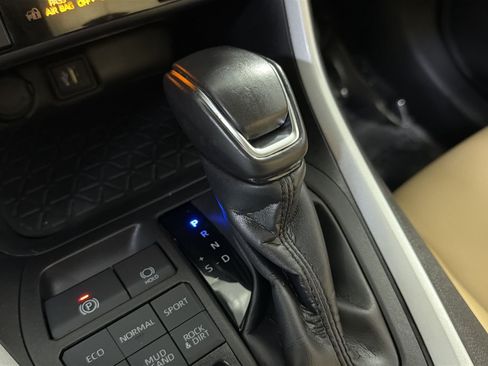 Used 2024 Toyota RAV4 XLE Premium w/ Weather Package AWD/4WD image 19