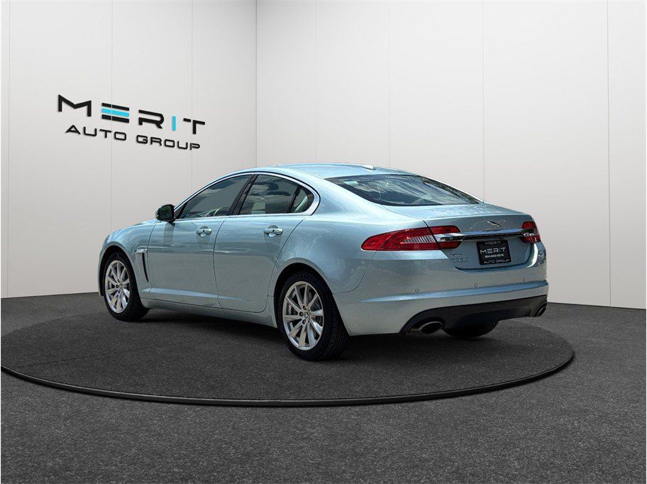 Used 2012 Jaguar XF RWD image 7