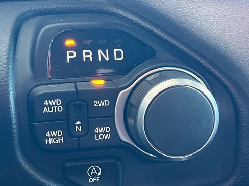 Used 2025 RAM 1500 Big Horn AWD/4WD image 17
