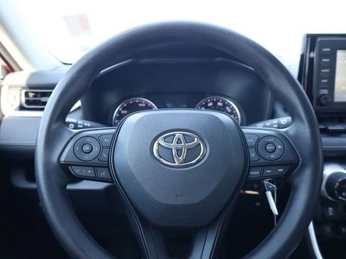Used 2019 Toyota RAV4 LE image 15