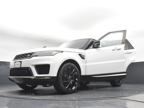 Used 2019 Land Rover Range Rover Sport HSE image 34