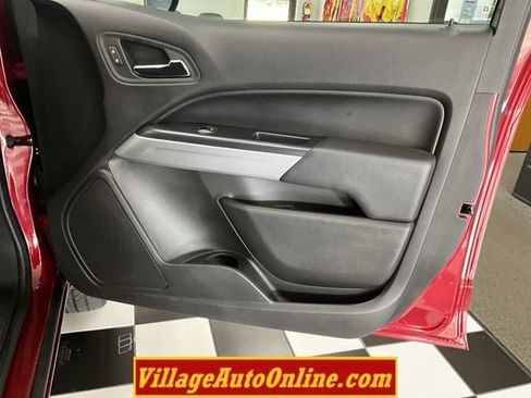 Used 2018 Chevrolet Colorado LT w/ LT Convenience Package AWD/4WD image 35