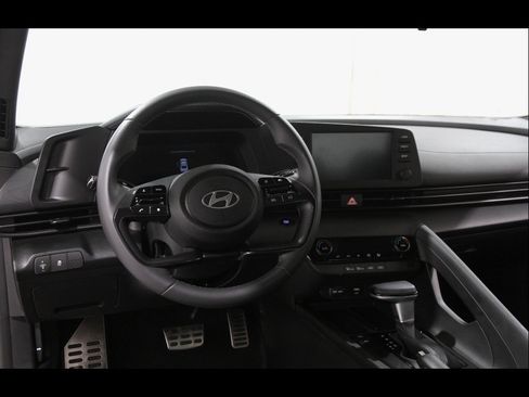 Certified 2025 Hyundai Elantra Sport FWD image 6