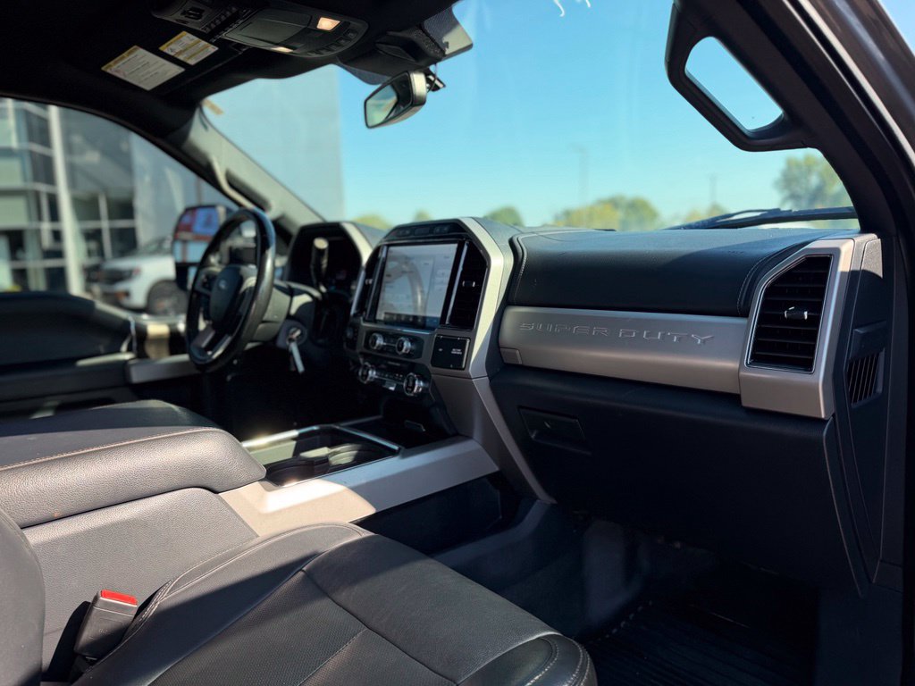 Used 2022 Ford F350 Lariat w/ Black Appearance Package AWD/4WD image 9