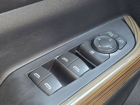 Used 2019 GMC Acadia SLE FWD image 30
