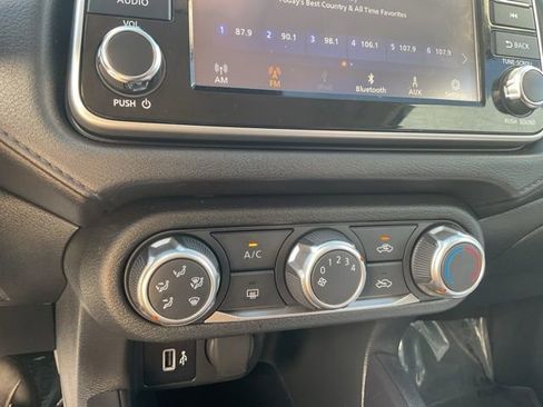 Used 2023 Nissan Versa S w/ Trunk Package image 18