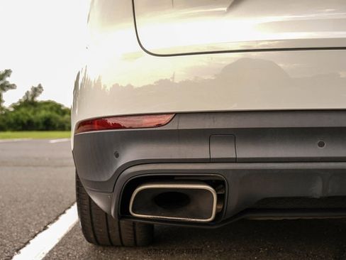 Used 2020 Porsche Cayenne AWD/4WD image 64