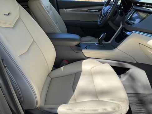 Used 2017 Cadillac XT5 Premium Luxury image 21