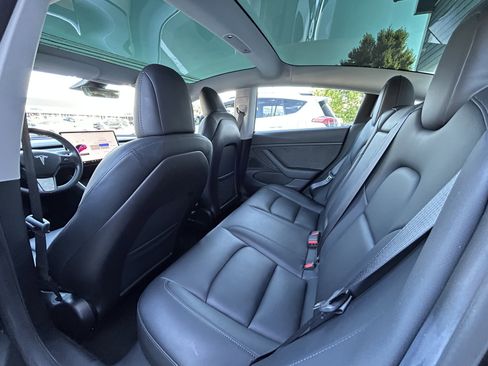 Used 2019 Tesla Model 3 Mid Range image 10