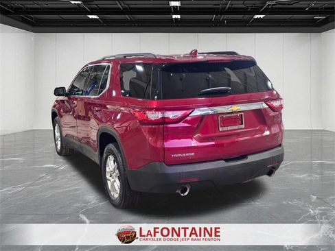 Used 2020 Chevrolet Traverse LT image 3