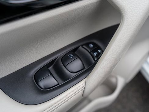 Used 2022 Nissan Rogue Sport SL w/ Premium Package image 21