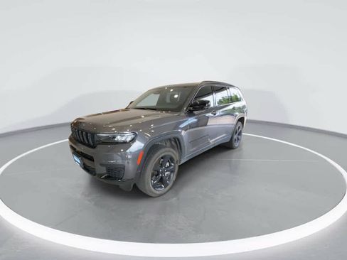 Used 2023 Jeep Grand Cherokee L Laredo AWD/4WD image 4