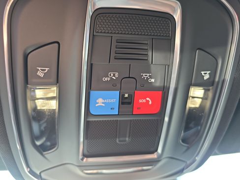 New 2025 Jeep Grand Cherokee Laredo image 10