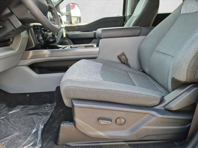 New 2026 Ford F250 XLT w/ XLT Premium Package AWD/4WD image 4