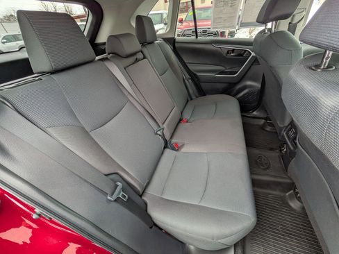 Used 2022 Toyota RAV4 LE image 17