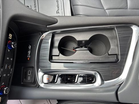 Used 2023 Buick Enclave Essence FWD image 16