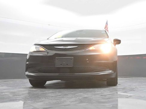 Used 2024 Chrysler Voyager LX FWD image 37