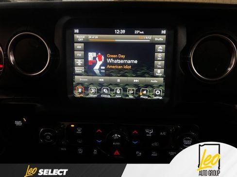 Used 2022 Jeep Wrangler Unlimited Sahara w/ Safety Group AWD/4WD image 16