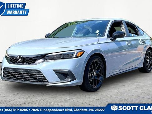 Used 2023 Honda Civic Sport image 3