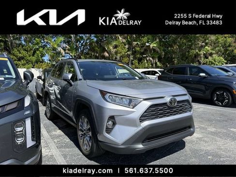 Used 2021 Toyota RAV4 XLE Premium FWD image 6