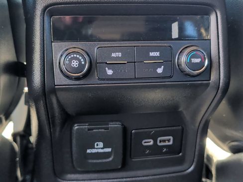 Used 2020 GMC Acadia Denali w/ Denali Ultimate Package AWD/4WD image 32