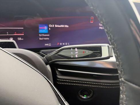 Used 2025 Cadillac Escalade ESV Sport AWD/4WD image 26