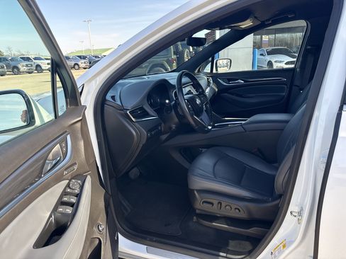 Used 2024 Buick Enclave Premium image 9