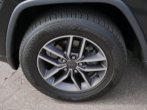 Used 2019 Jeep Grand Cherokee Limited w/ Luxury Group II AWD/4WD image 15