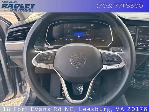 Used 2024 Volkswagen Jetta SE FWD image 10