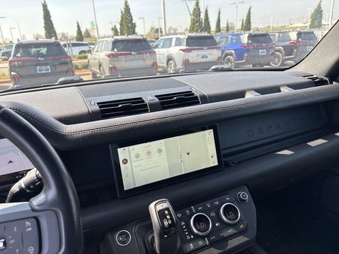 Used 2021 Land Rover Defender 110 X-Dynamic HSE image 3