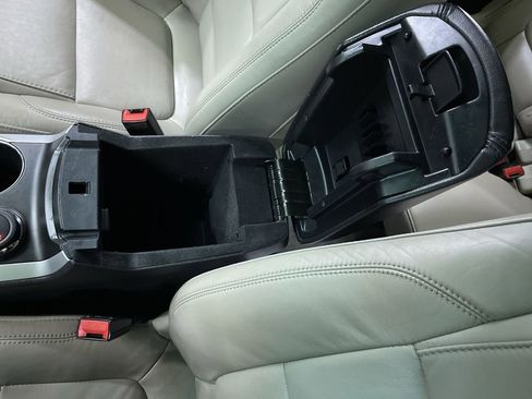 Used 2013 Ford Explorer XLT image 23