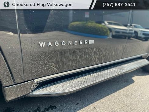 Used 2024 Jeep Wagoneer Series II w/ Flexible Seating Group AWD/4WD image 3