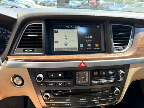 Used 2015 Hyundai Genesis 3.8 image 31