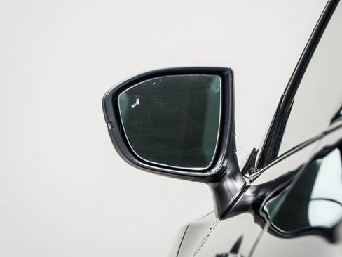 Used 2025 Nissan Pathfinder SV image 14