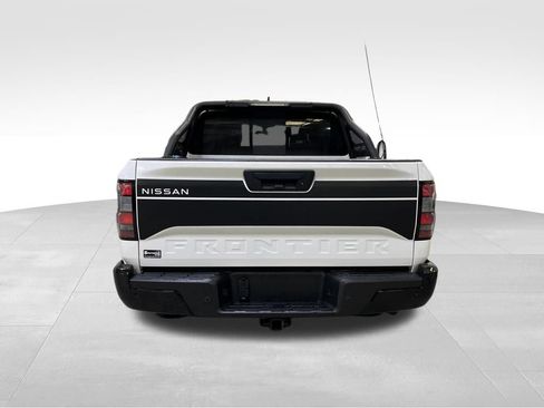 Used 2024 Nissan Frontier SV w/ Hardbody Edition AWD/4WD image 4