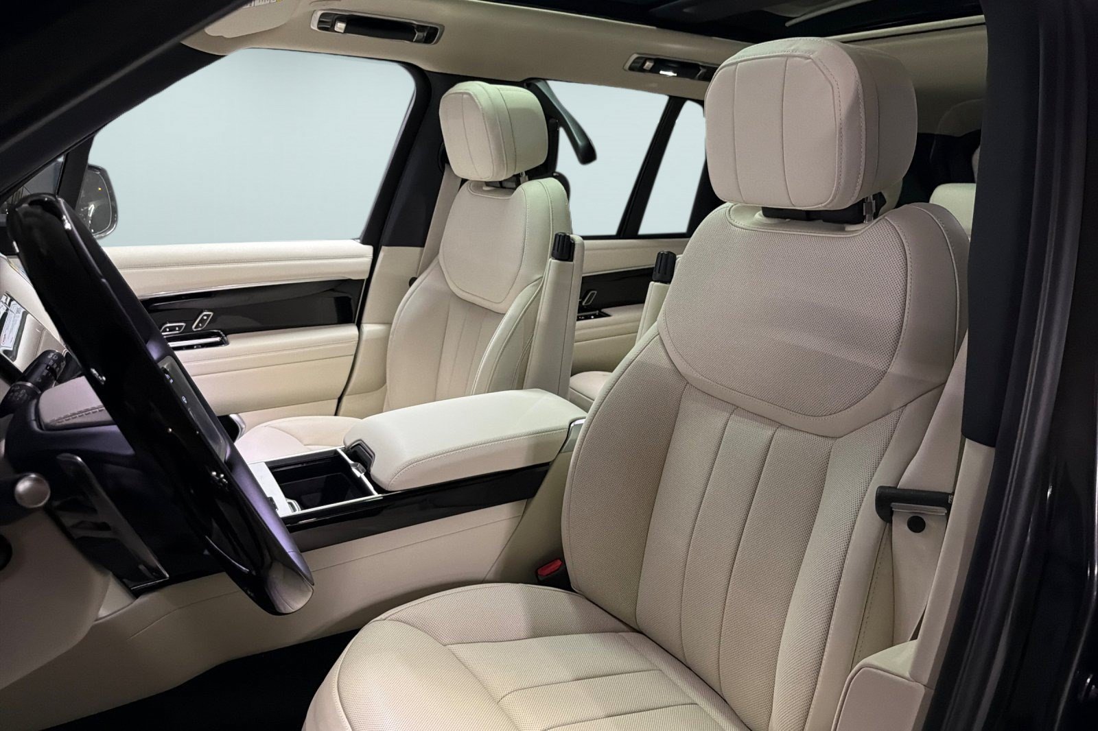 New 2026 Land Rover Range Rover SE AWD/4WD image 5