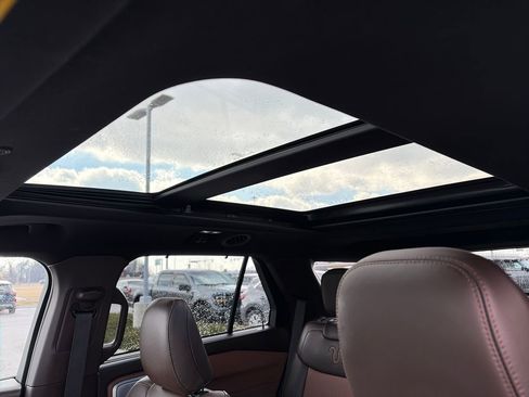 Used 2023 Ford Explorer King Ranch w/ Technology Package image 34