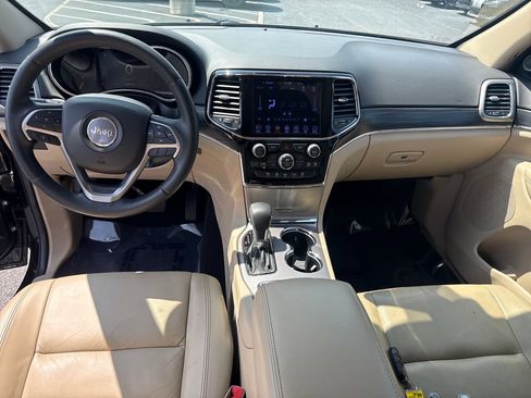 Used 2019 Jeep Grand Cherokee Limited AWD/4WD image 14