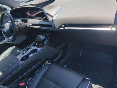 Certified 2026 Cadillac Vistiq Premium Luxury w/ LPO, Floor Liner Package AWD/4WD image 16